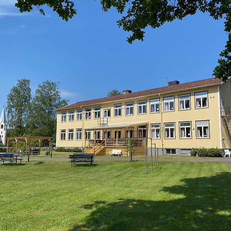Хостел Kalvs Skolhus Экстерьер фото