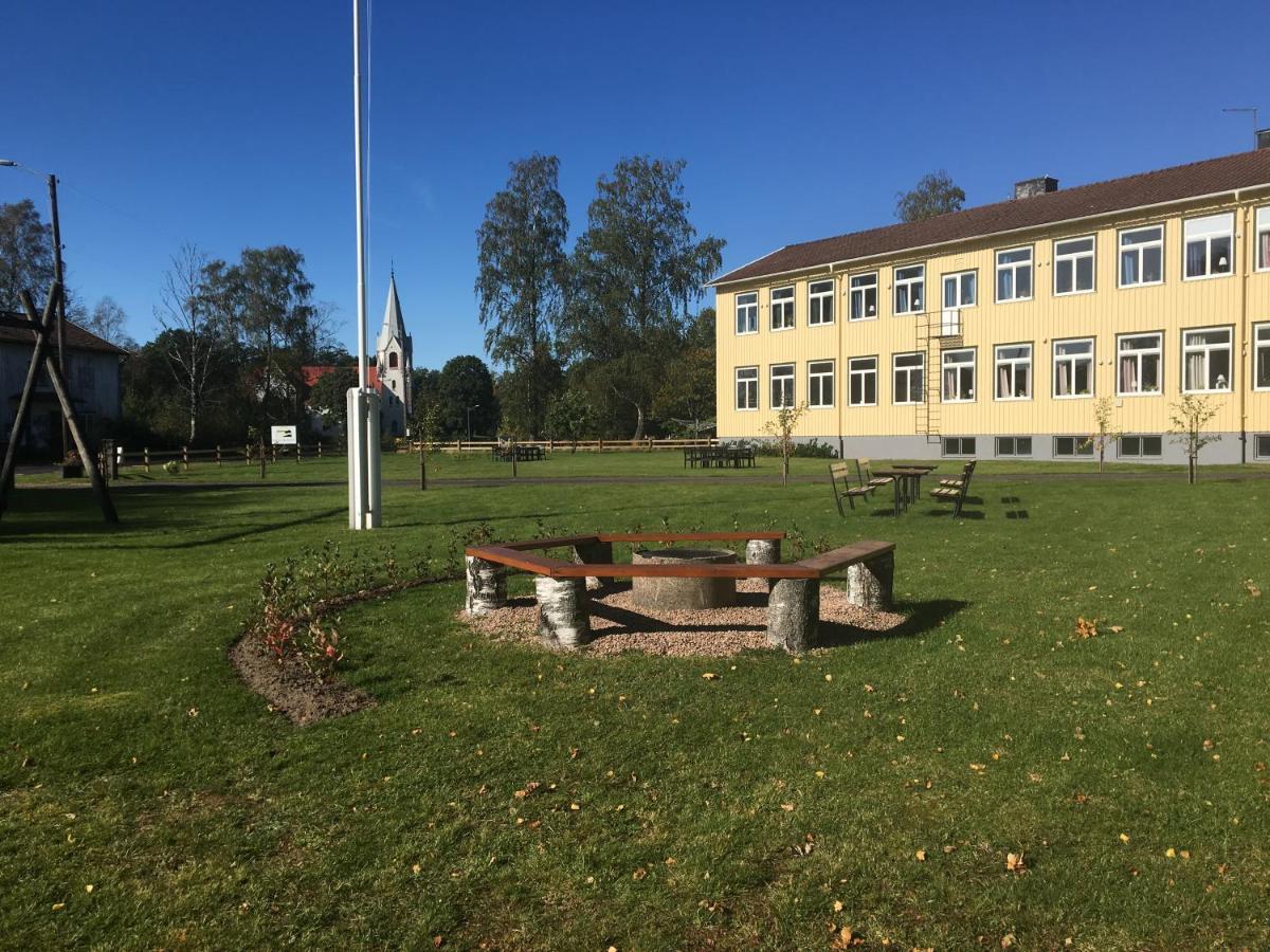 Хостел Kalvs Skolhus Экстерьер фото