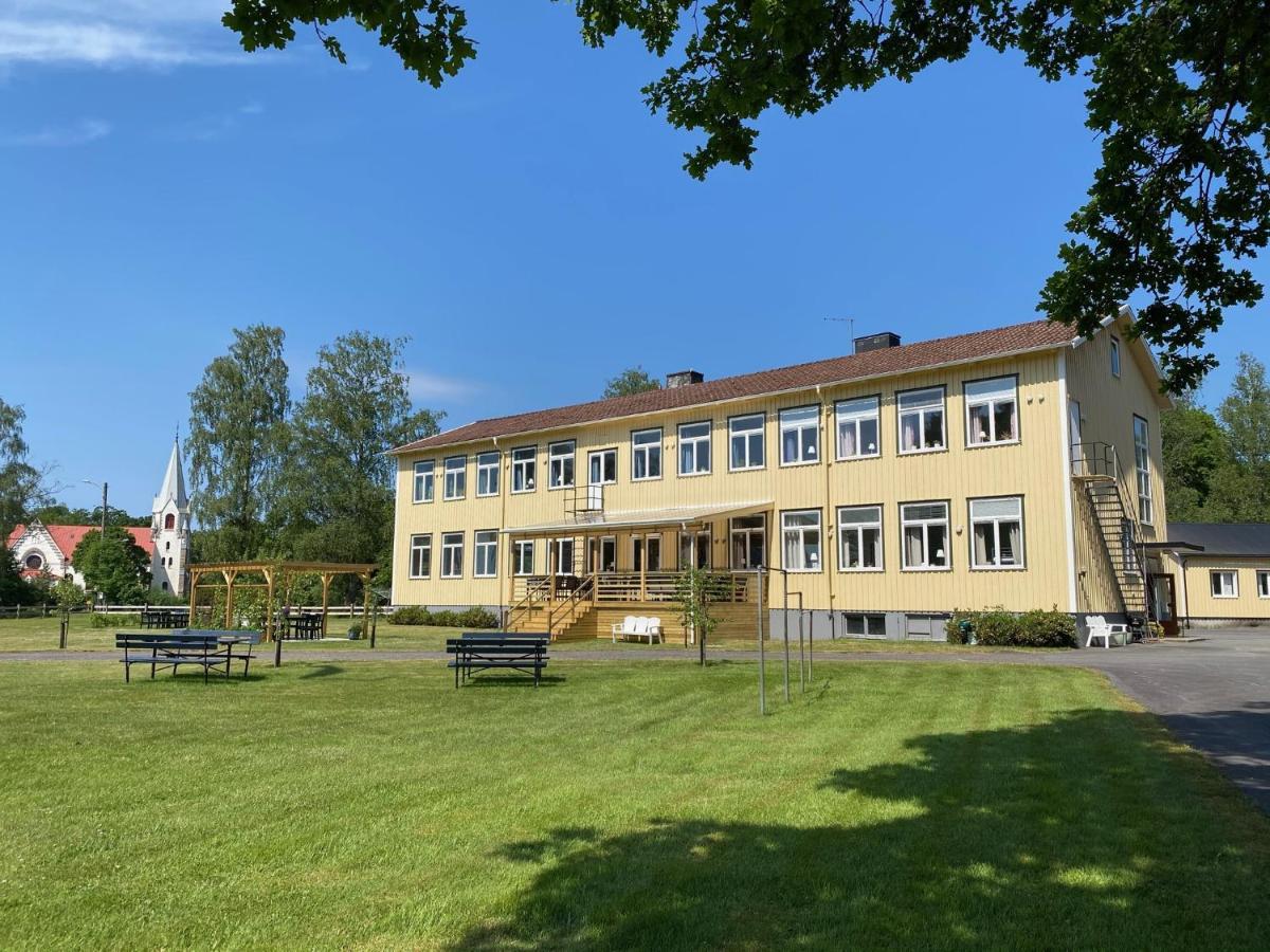 Хостел Kalvs Skolhus Экстерьер фото